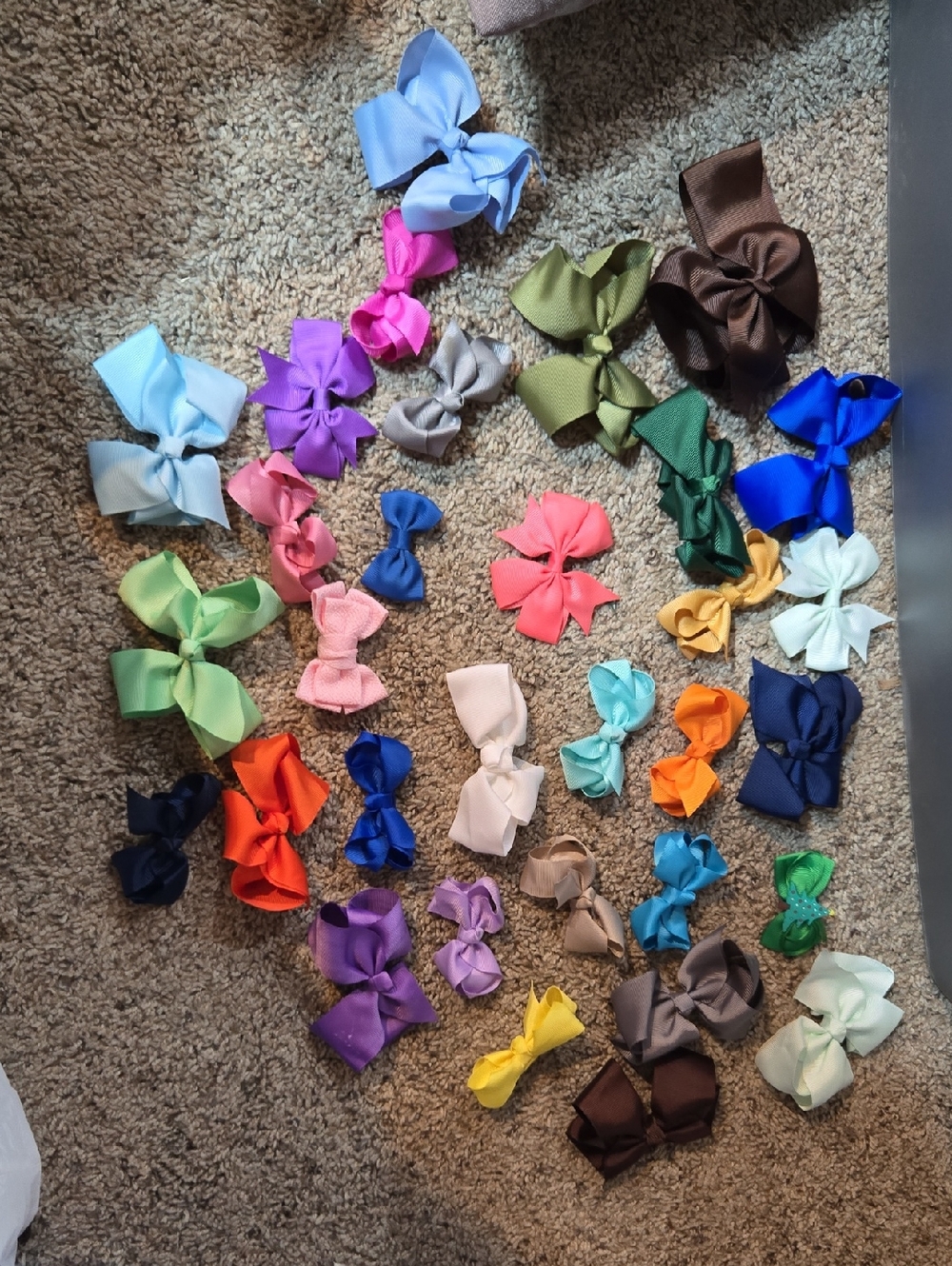 32 Assorted Hair Bows - Multi Color Pack